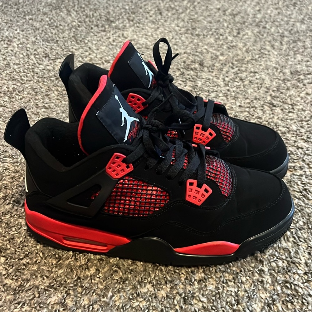 Air Jordan 4 Retro “Red Thunder”
